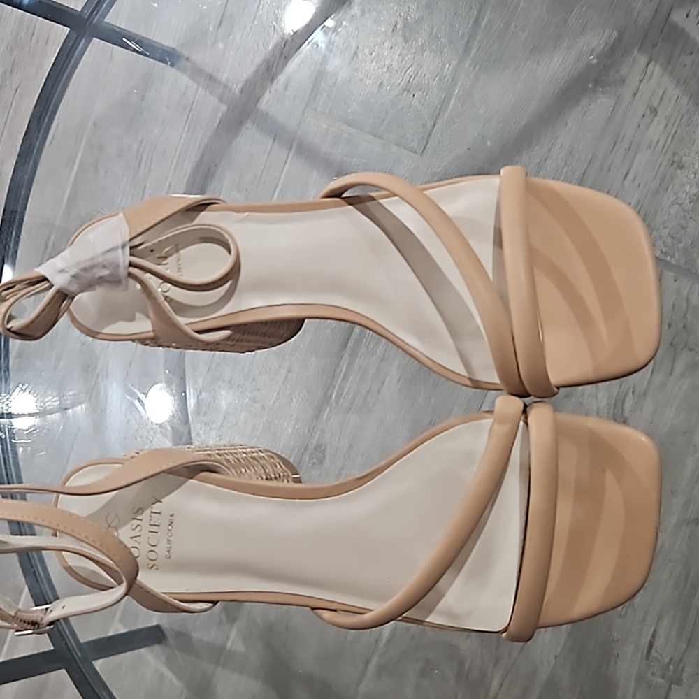 Womens Tan Heels Size 8.5